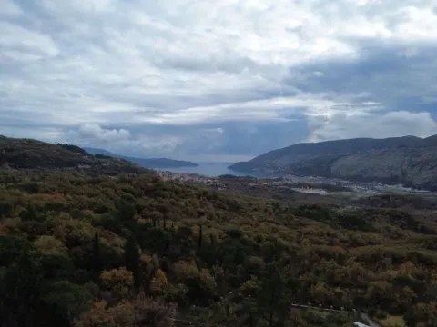 Zemljište in Mojdež