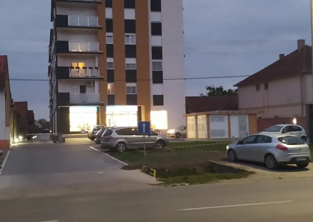 Izdavanje, parking/garaža, 12m², Centar, Stara Pazova