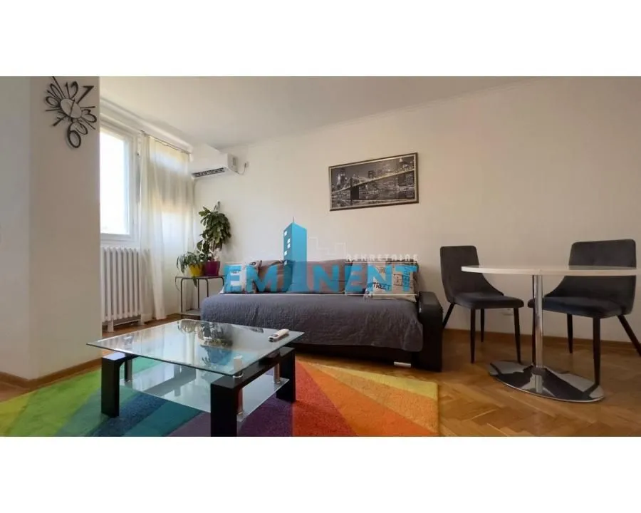 Izdavanje, dvosoban stan, 42m², Stari Merkator, Novi Beograd Sve Podlokacije