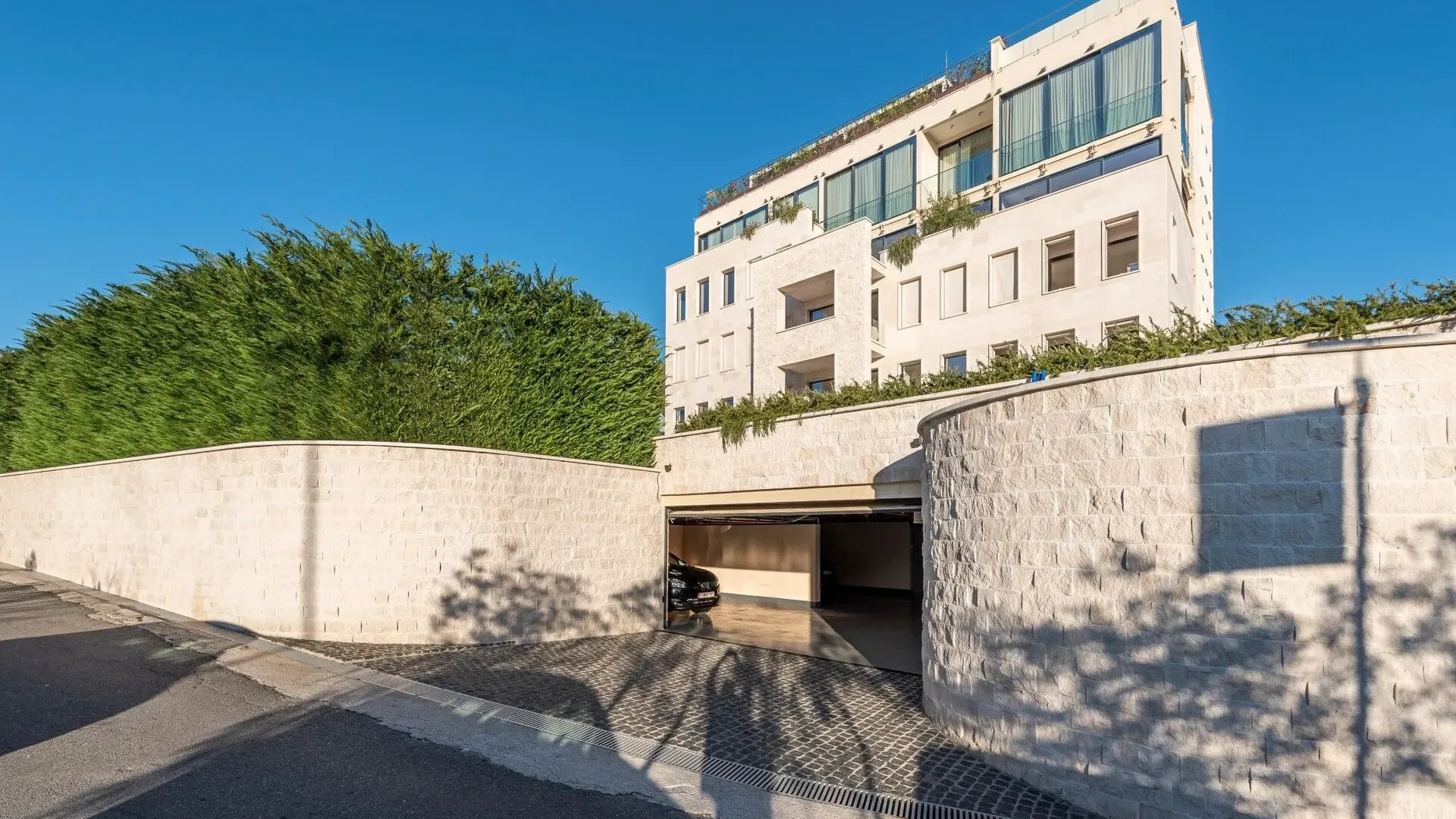 Prodaja, dvosoban stan, 103m², Centar, Kotor