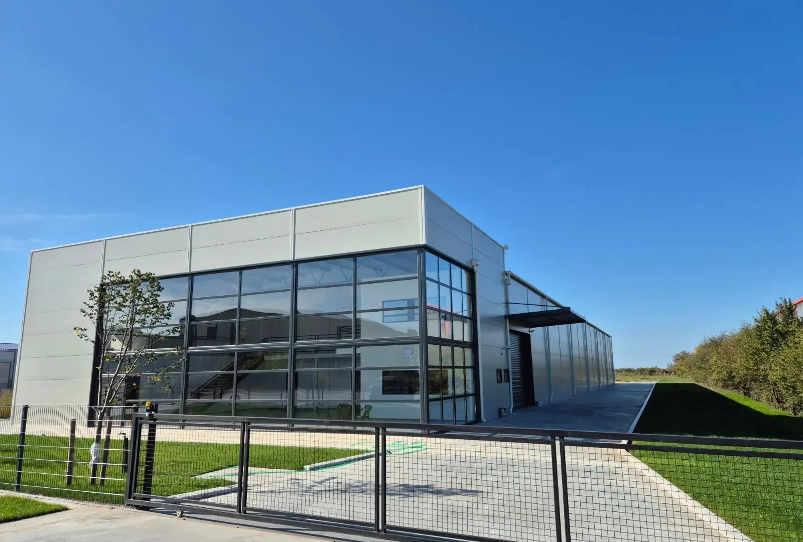 Sale, office space, 1500m², Šimanovci, Pećinci