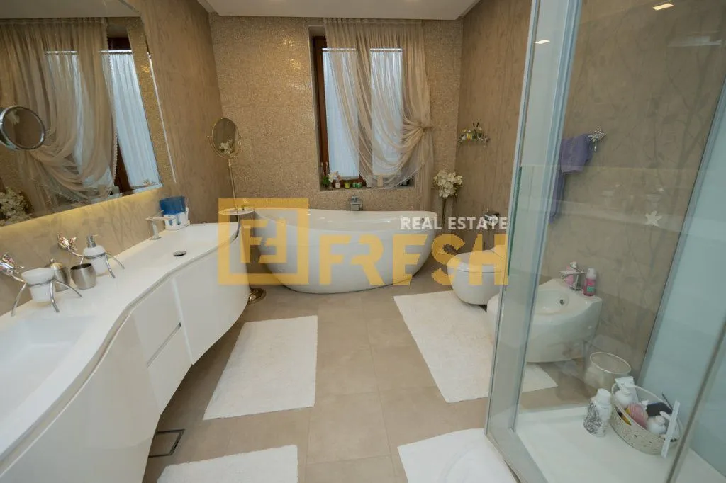Prodaja, kuća, 300m², Tivat, Crna Gora