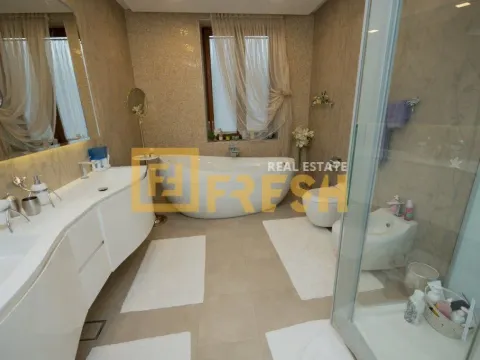 Prodaja, kuća, 300m², Tivat, Crna Gora - image 19