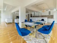 Izdavanje, trosoban stan, 150m², Budva, Crna Gora - image 8