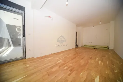 Prodaja, dvosoban stan, 70m², Stari Aerodrom, Podgorica - image 2