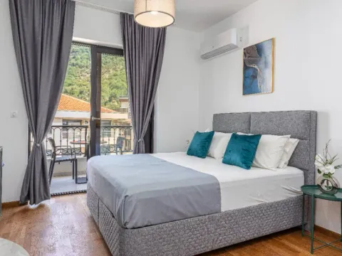 Izdavanje, garsonjera, 35m², Bečići, Budva - image 2
