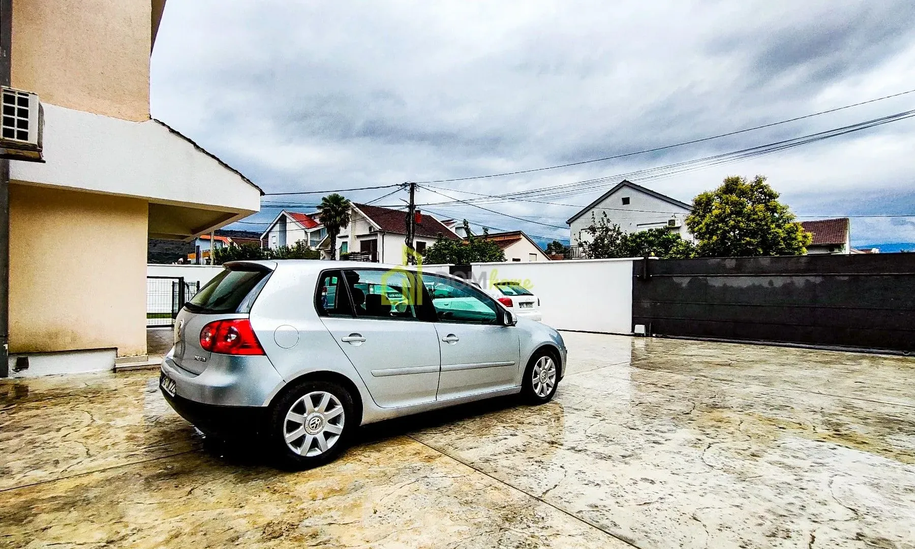 Sale, house, 340m², Tološi, Podgorica