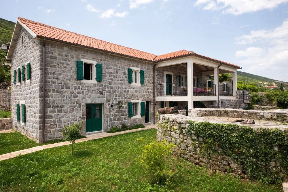 Prodaja, kuća, 235m², Tivat, Crna Gora