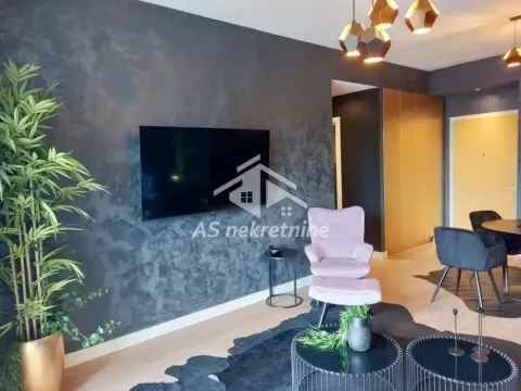 Izdavanje, trosoban stan, 80m², Savski Venac, Beograd - image 6