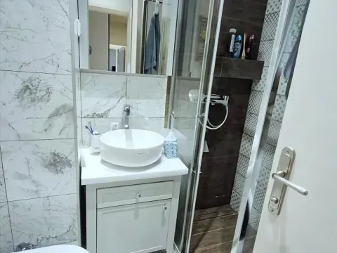 Izdavanje, trosoban stan, 96m², Banovo Brdo, Beograd - image 10
