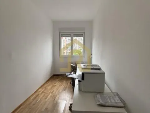 Izdavanje, poslovni prostor, 100m², Klinički Centar, Beograd - image 9