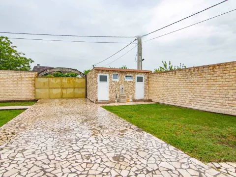 Prodaja, kuća, 400m², Glavica, Danilovgrad - image 9