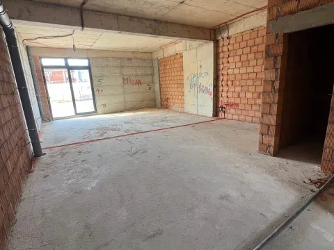Rent, office space, 76m², Šušanj, Bar - image 6
