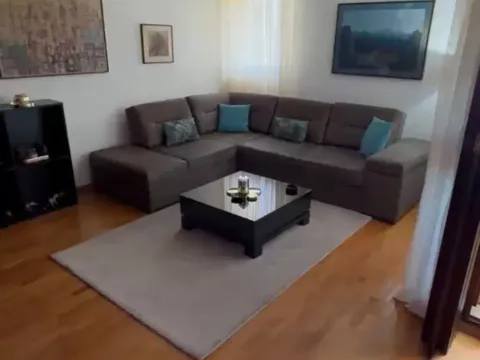 Sale, three bedroom apartment, 105m², Blok 5, Podgorica - image 1