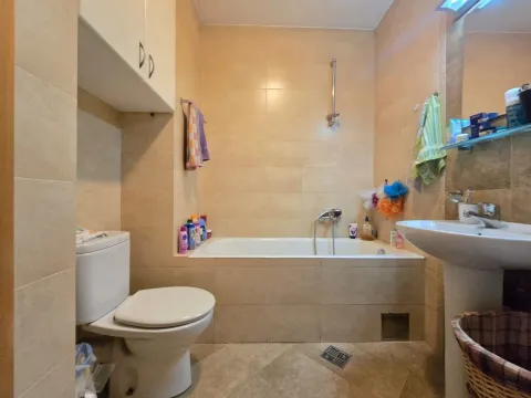 Sale, two bedroom apartment, 70m², Stari Aerodrom, Podgorica - image 11