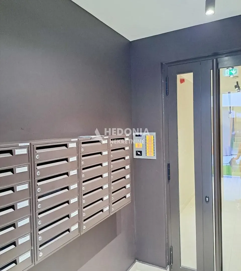 Izdavanje, jednosoban stan, 42m², Novi Beograd Blok 65, Novi Beograd Sve Podlokacije