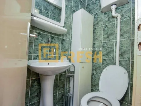 Izdavanje, trosoban stan, 100m², Centar, Podgorica - image 11