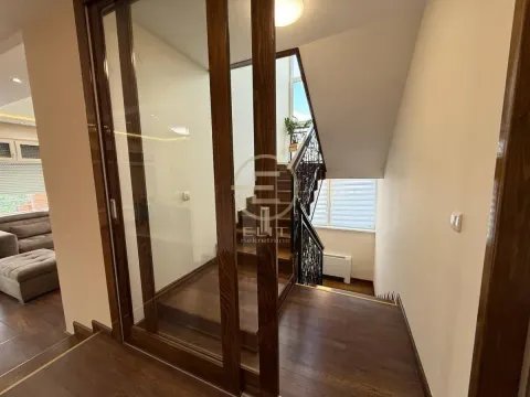 Prodaja, kuća, 443m², Sremska Kamenica, Petrovaradin - image 11