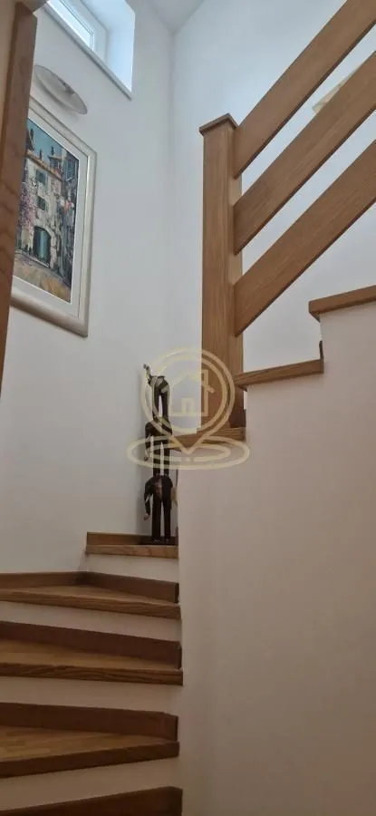 Izdavanje, trosoban stan, 74m², Socijalno, Novi Sad Sve Podlokacije