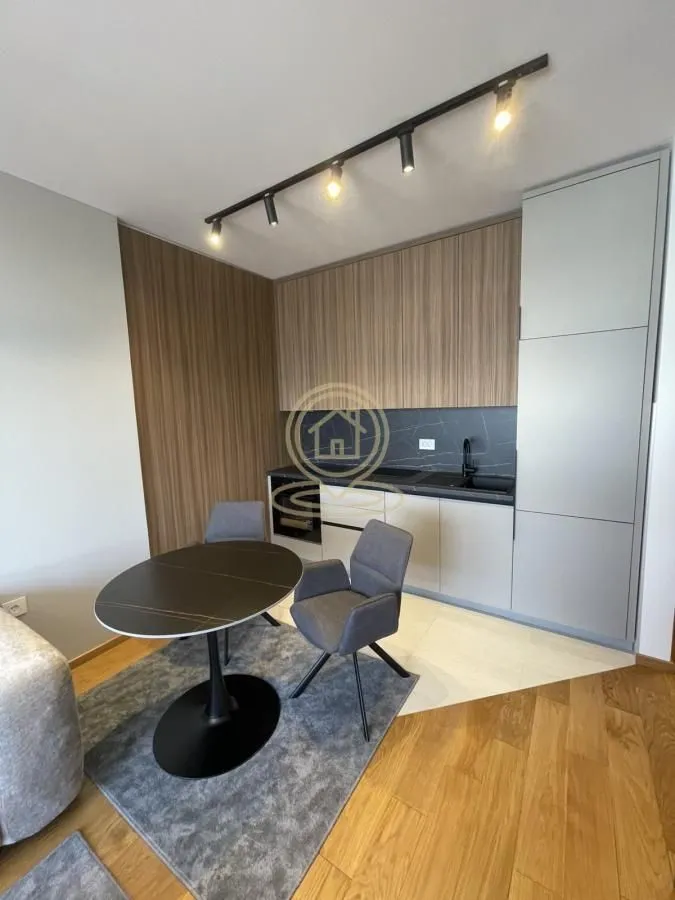 Izdavanje, jednosoban stan, 40m², Centar, Novi Sad