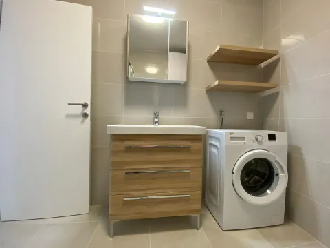 Izdavanje, trosoban stan, 120m², Bečići, Budva - image 16