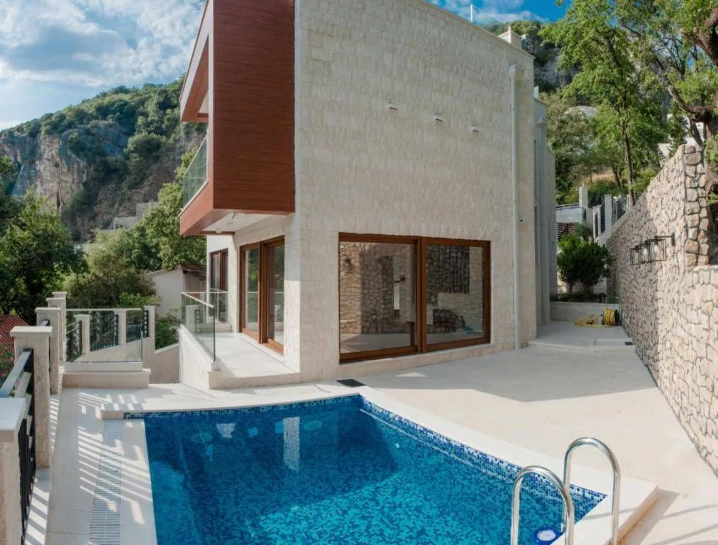Sale, house, 285m², Perazića do, Budva