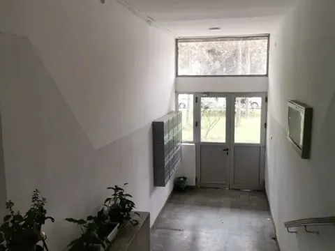 Sale, three bedroom apartment, 77m², Stari Merkator, Novi Beograd Sve Podlokacije - image 4
