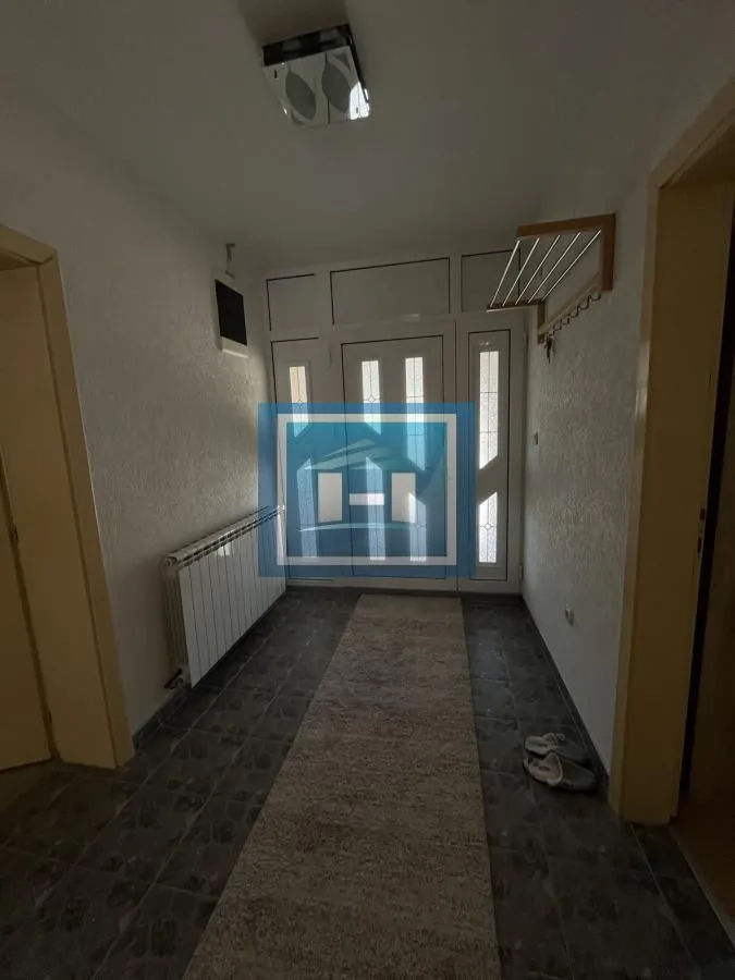 Prodaja, kuća, 271m², Šantarovac, Jagodina