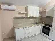 Rent, one bedroom apartment, 46m², Tivat, Crna Gora - image 11