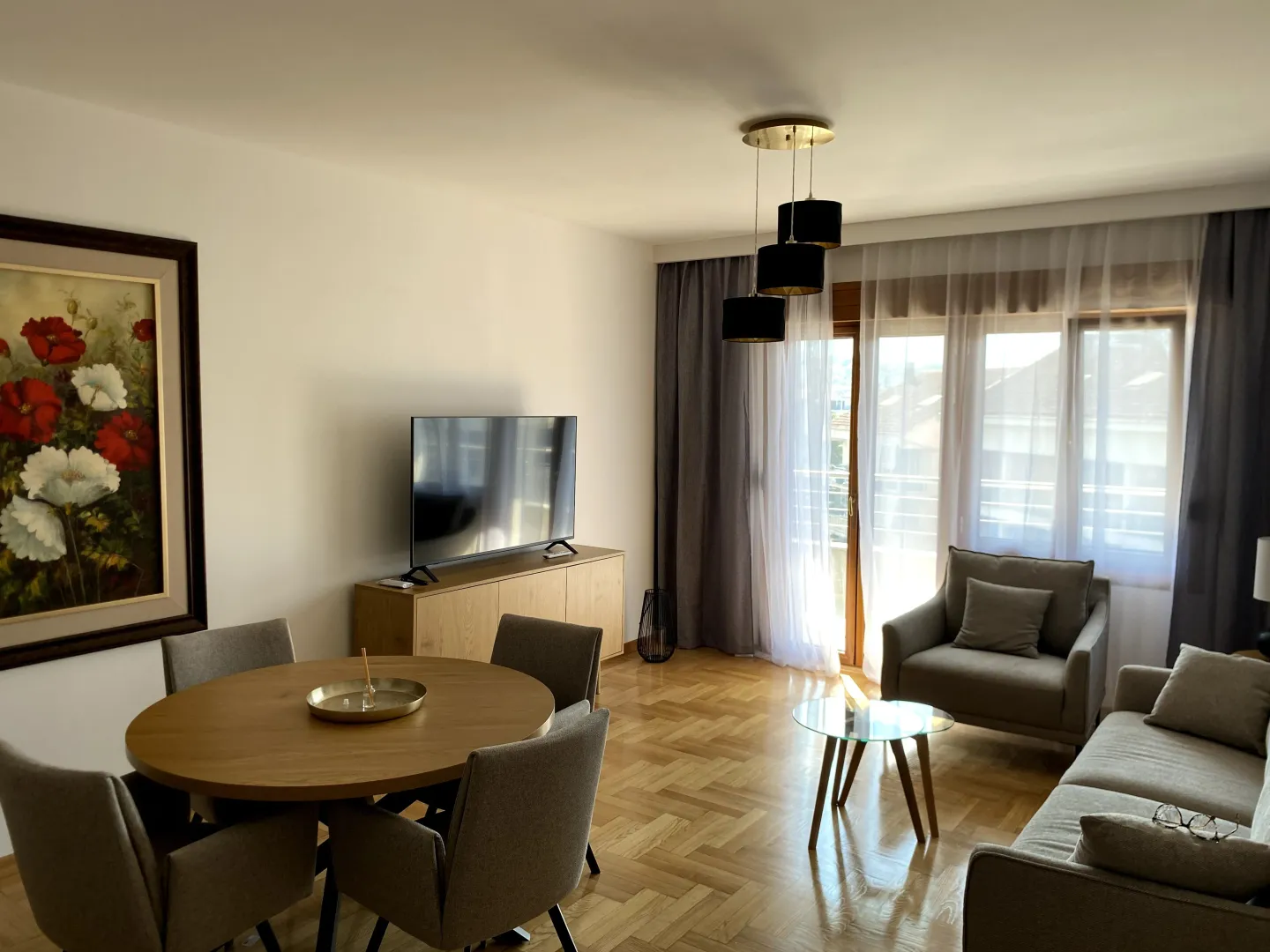 Izdavanje, jednosoban stan, 65m², Centar, Tivat