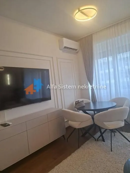 Izdavanje, dvosoban stan, 50m², Stari Grad, Beograd
