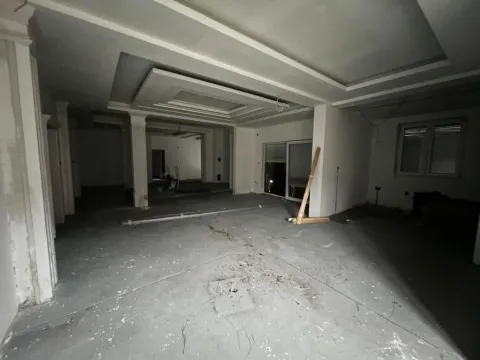 Prodaja, četvorosoban stan, 149m², Centar, Cetinje - image 3