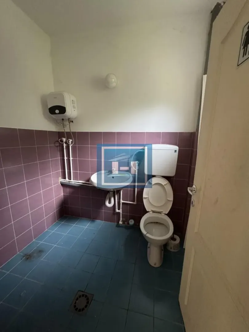 Rent, office space, 34m², Ćuprija, Srbija