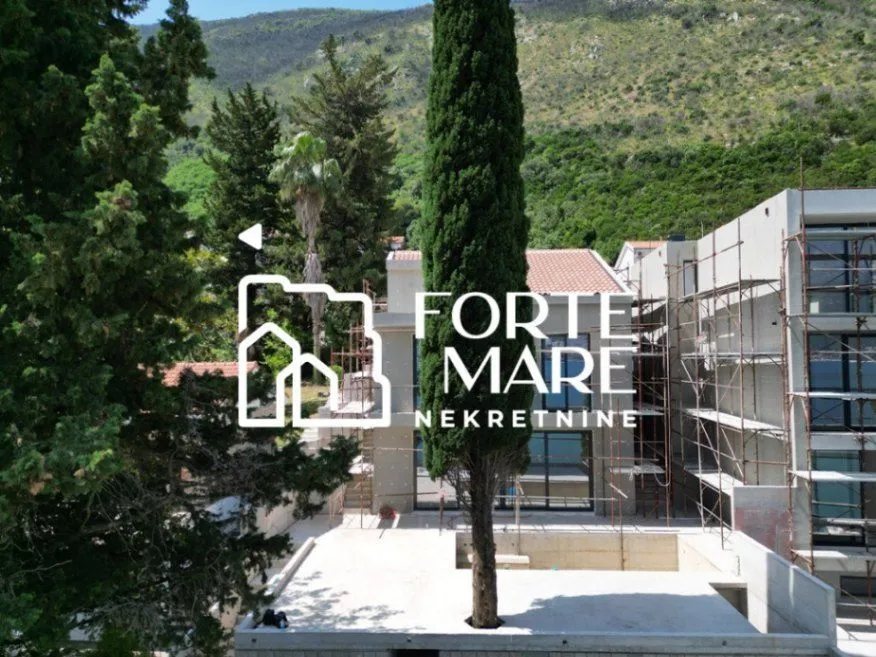 Prodaja, kuća, 222m², Njivice, Herceg Novi