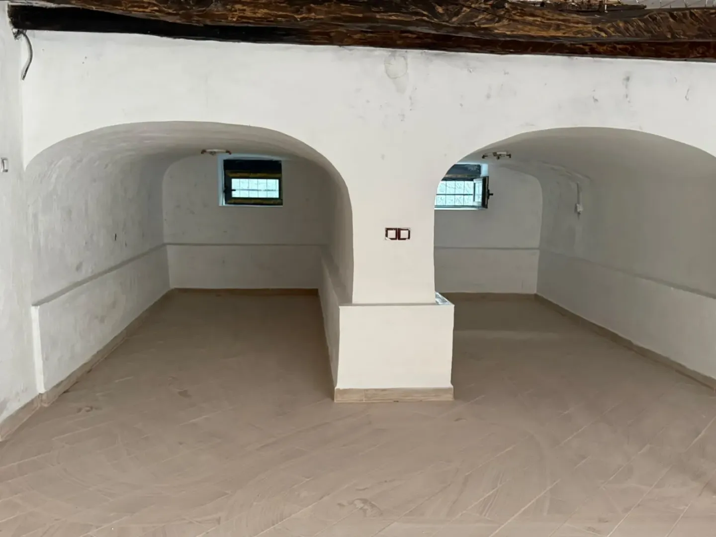 Izdavanje, četvorosoban stan, 150m², Sutorina, Herceg Novi