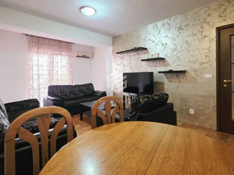 Rent, two bedroom apartment, 80m², City Kvart, Podgorica - image 3