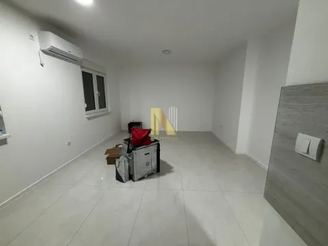 Rent, office space, 65m², Vidovdansko naselje, Novi Sad Sve Podlokacije - image 5