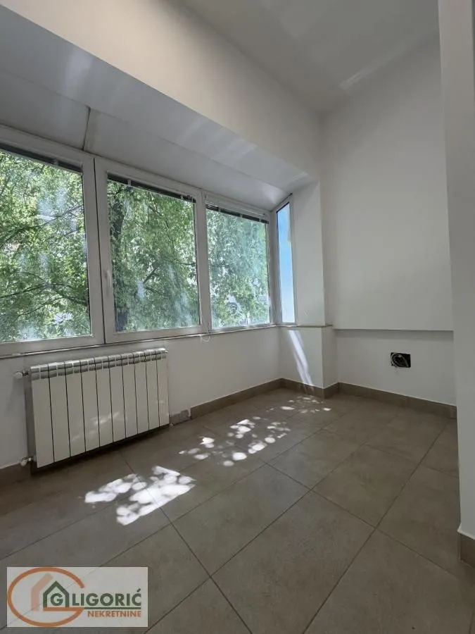 Sale, three bedroom apartment, 103m², Cvetni Trg, Vračar Sve Podlokacije