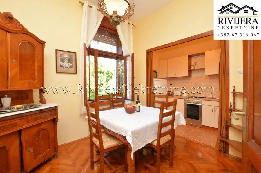 Prodaja, kuća, 250m², Savina, Herceg Novi