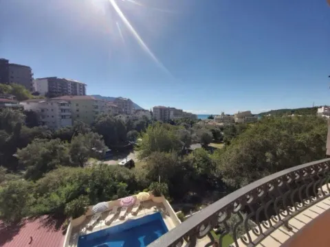 Rent, studio apartment, 35m², Bečići, Budva