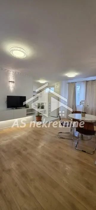 Izdavanje, stan, 55m², Savski Venac, Beograd