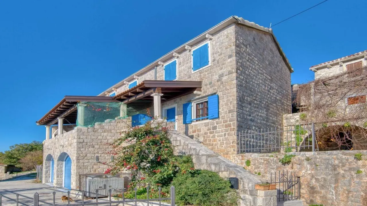 Sale, house, 311m², Reževići, Budva