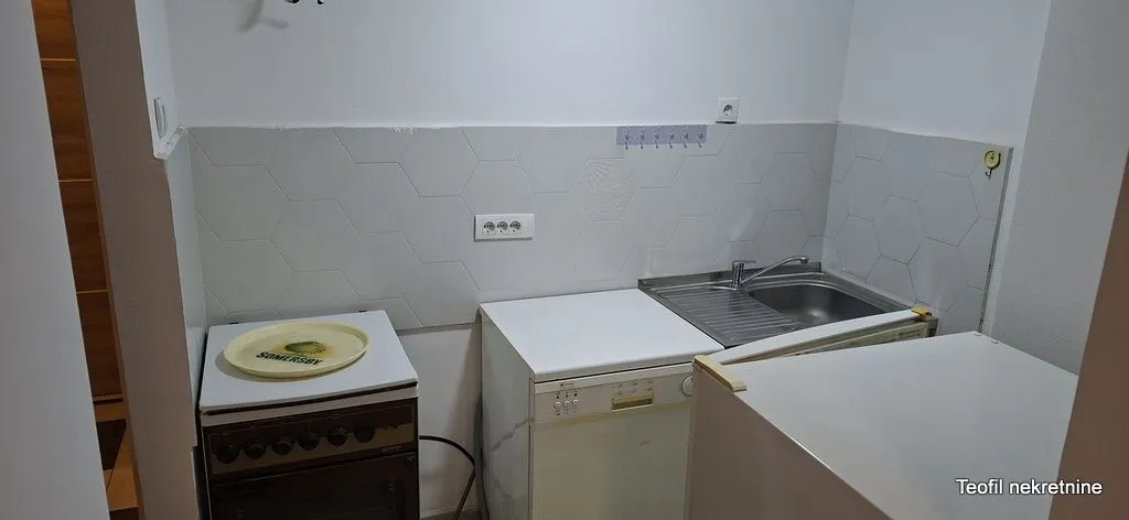 Izdavanje, jednosoban stan, 37m², Bezanijska Kosa 2, Bežanijska Kosa Sve Podlokacije
