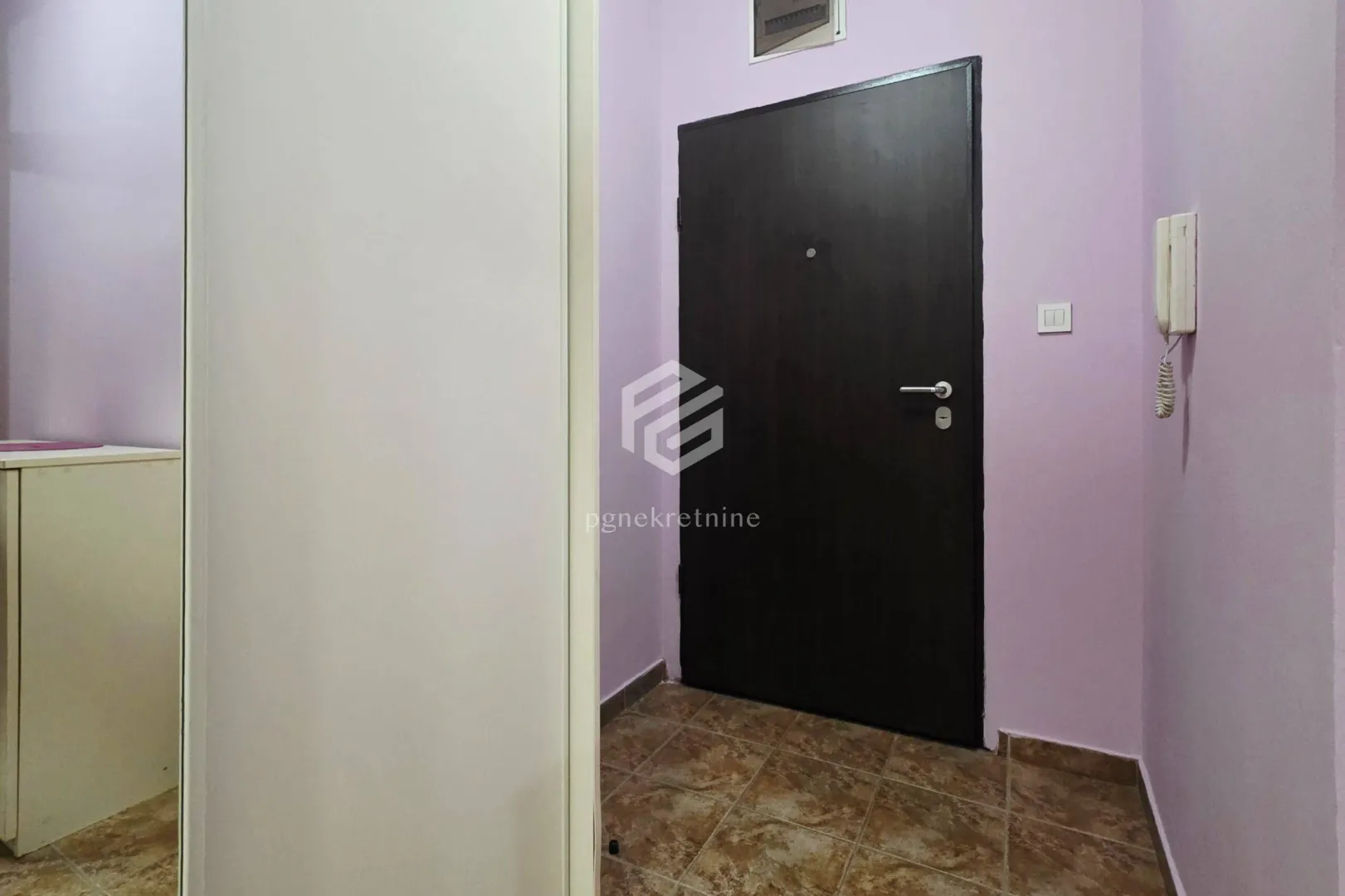 Rent, one bedroom apartment, 43m², Stari Aerodrom, Podgorica