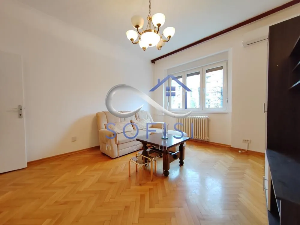 Izdavanje, dvosoban stan, 49m², Centar, Novi Sad