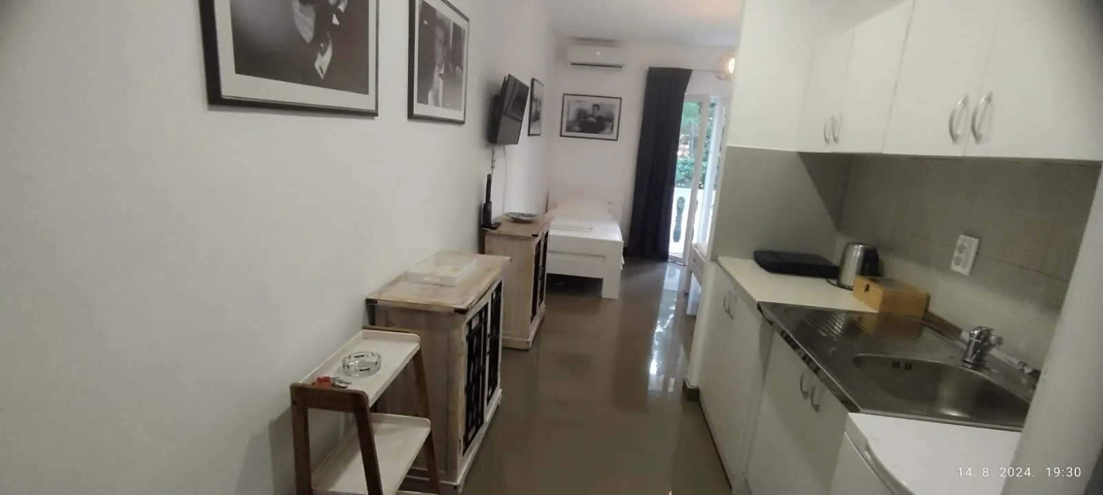 Izdavanje, garsonjera, 30m², Sveti Stefan, Budva