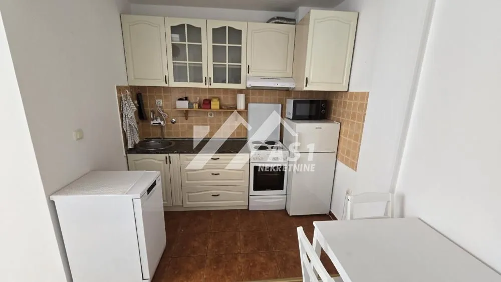 Izdavanje, jednosoban stan, 33m², Salajka, Novi Sad Sve Podlokacije