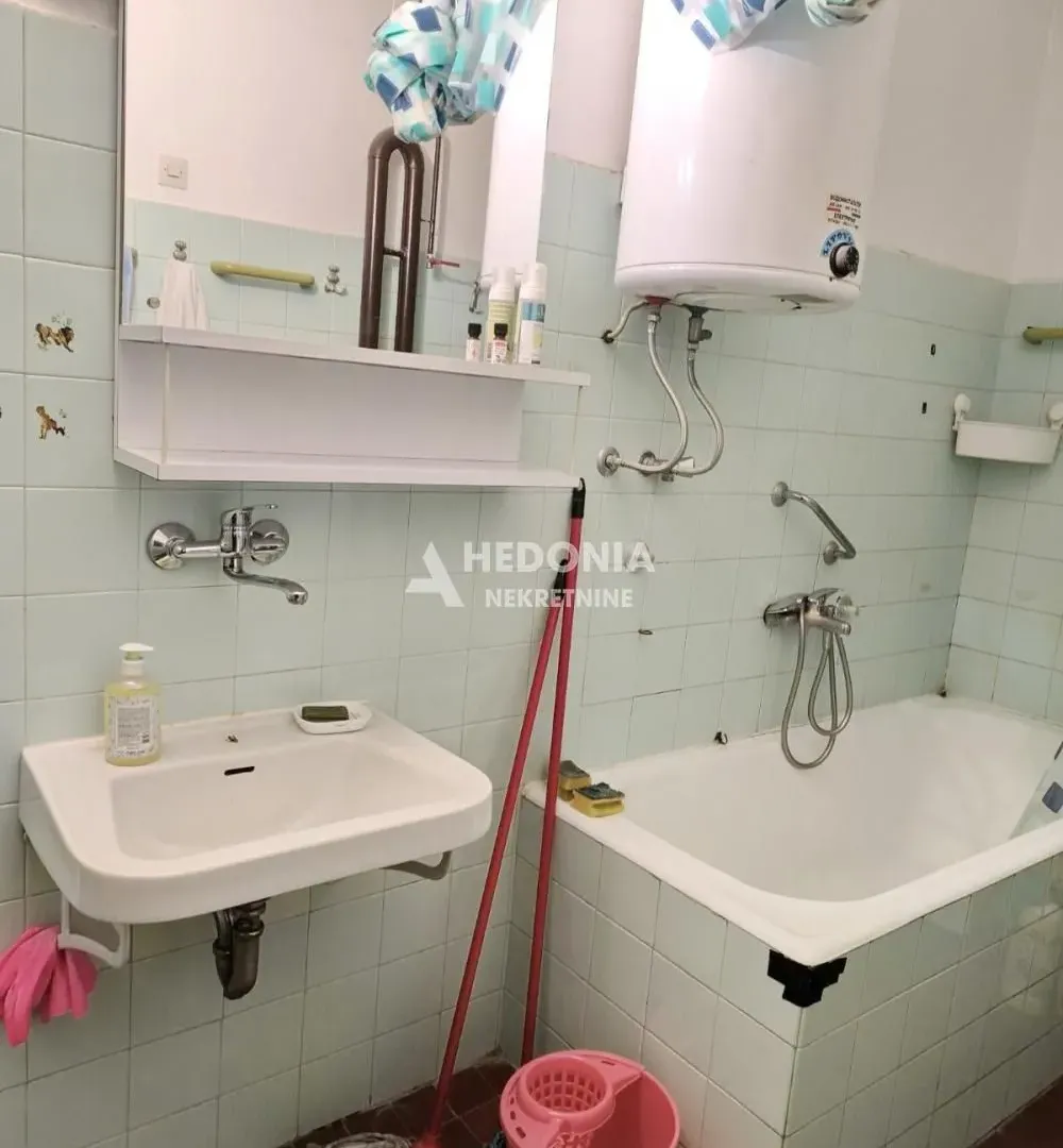 Prodaja, četvorosoban stan, 110m², Botanička Bašta, Palilula Sve Podlokacije