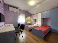 Rent, house, 250m², Tološi, Podgorica - image 12