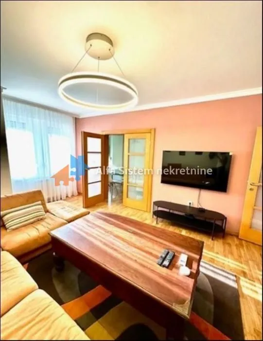 Izdavanje, trosoban stan, 80m², Stari Grad, Beograd